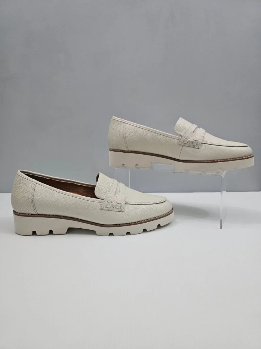 Vionic Cheryl II Lug Sole Penny Loafer Womens 11 Ivory Leather Comfort Platform